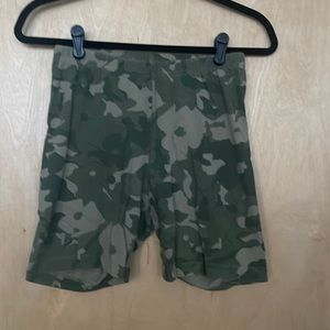 Old navy camo bike shorts